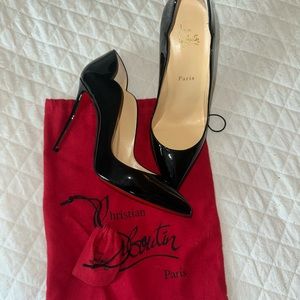 Christian Louboutin Hot Chick
Scallop Pointed Toe Pump 39 1/2 (9.5)
